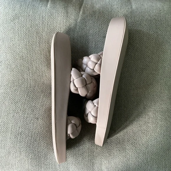 Steve Madden Tan Braided Sandals Slip-On - Picture 4 of 5